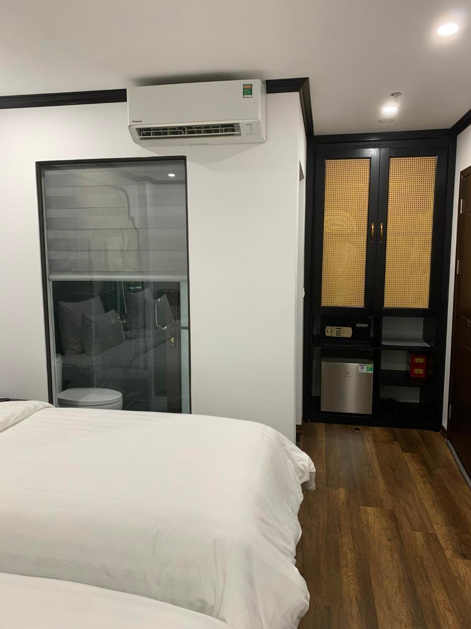 Aquarius Premium Hotel Hanoi Buitenkant foto