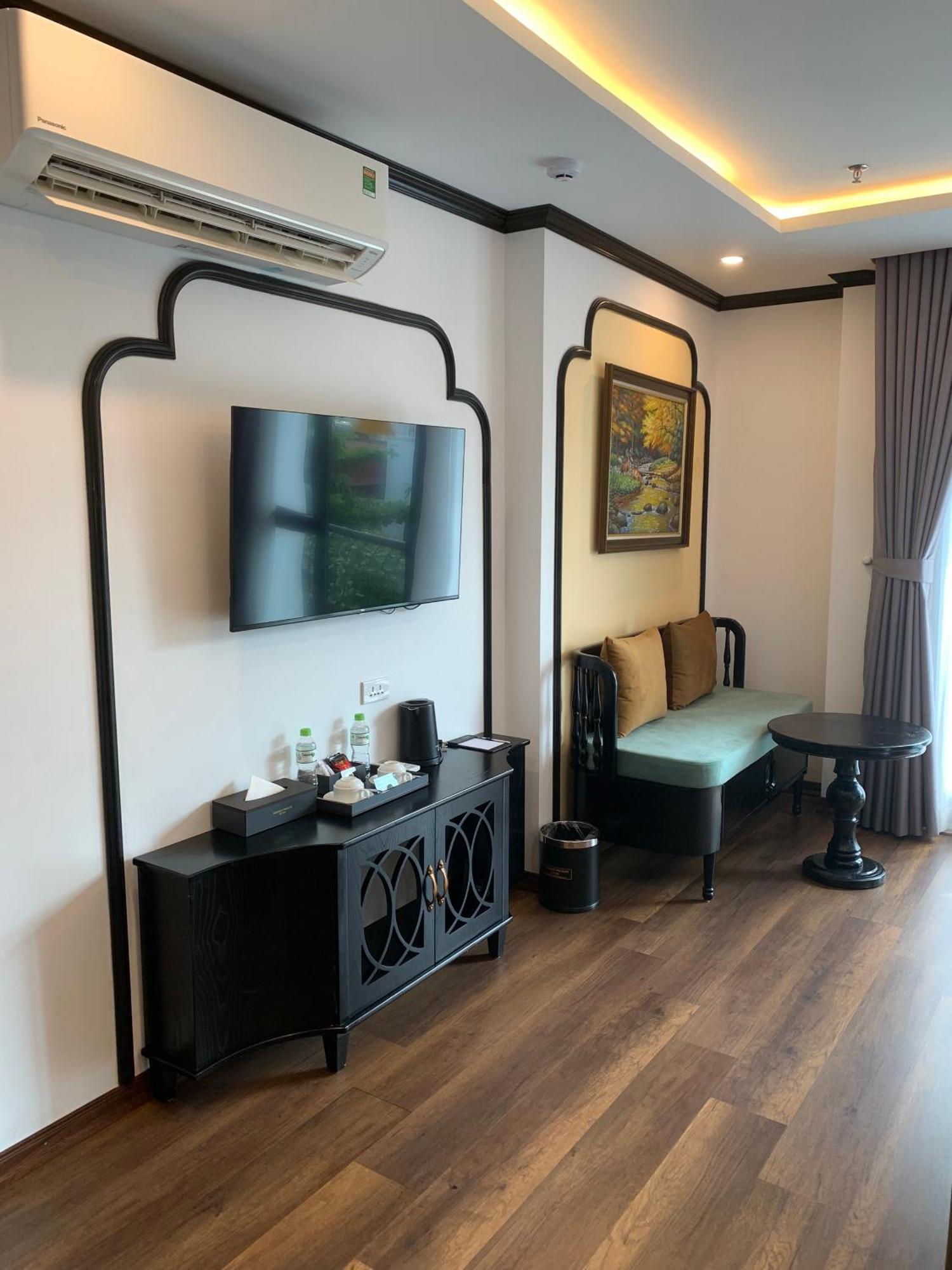 Aquarius Premium Hotel Hanoi Buitenkant foto
