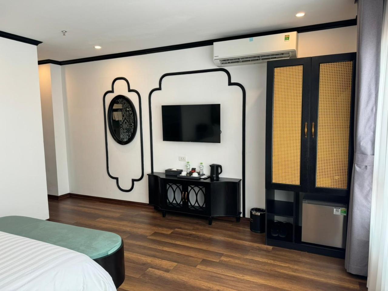 Aquarius Premium Hotel Hanoi Buitenkant foto