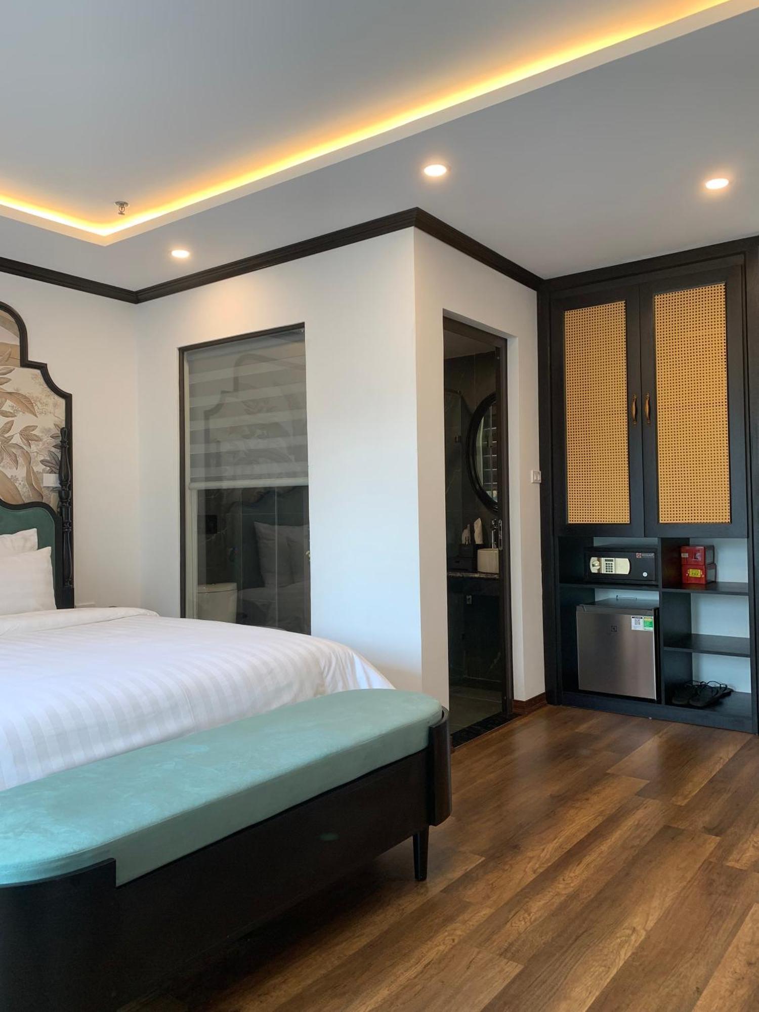 Aquarius Premium Hotel Hanoi Buitenkant foto