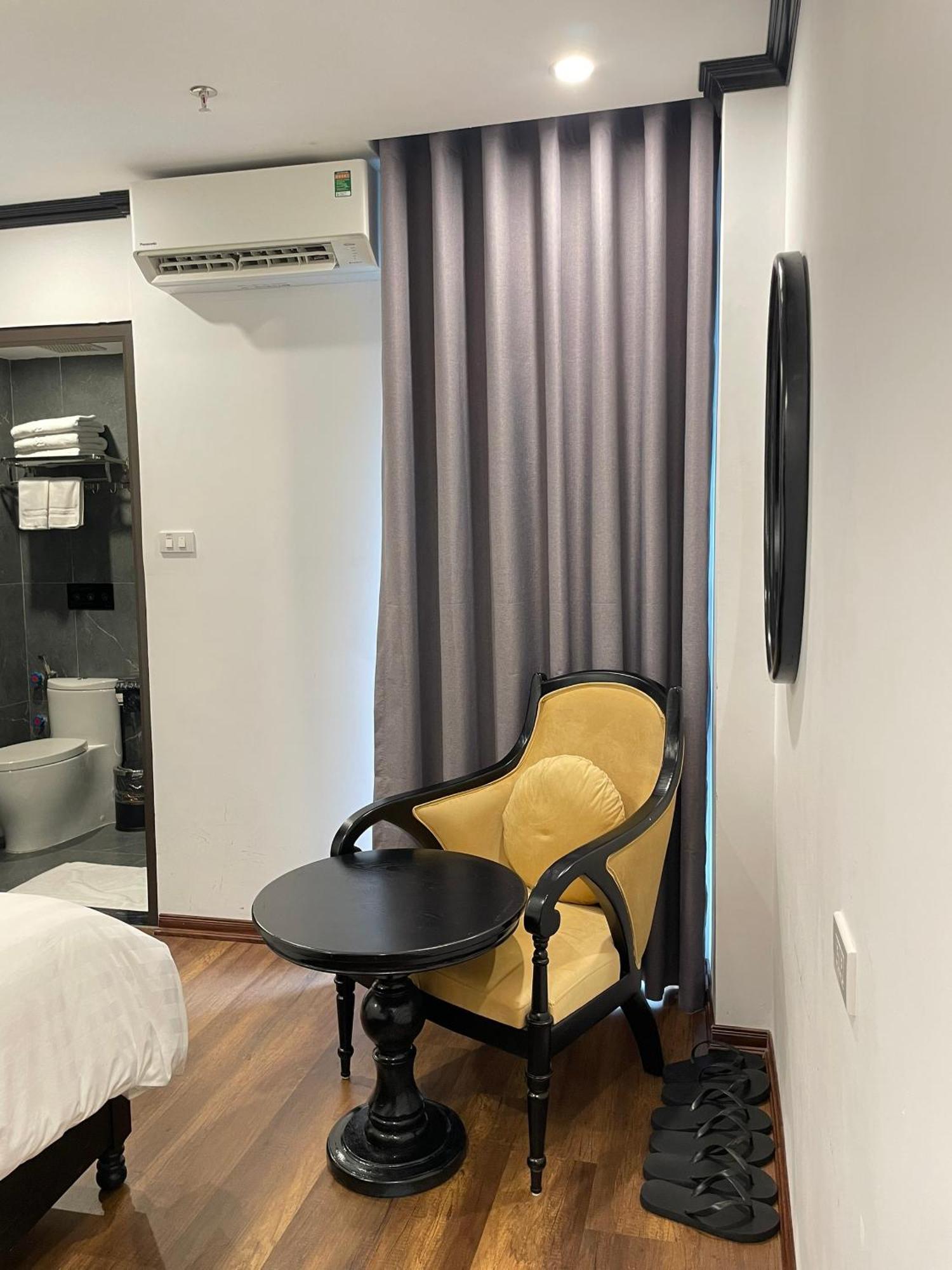 Aquarius Premium Hotel Hanoi Buitenkant foto