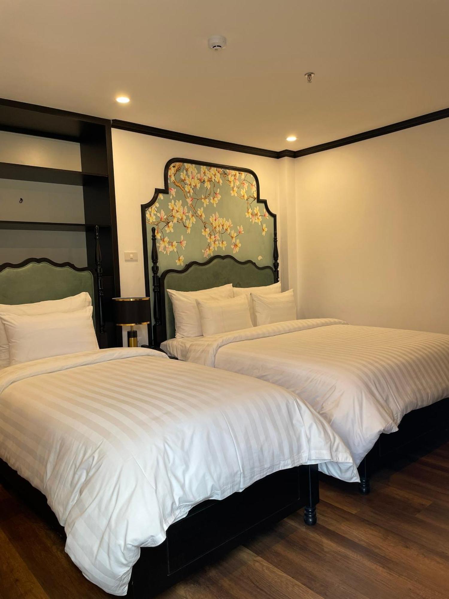 Aquarius Premium Hotel Hanoi Buitenkant foto