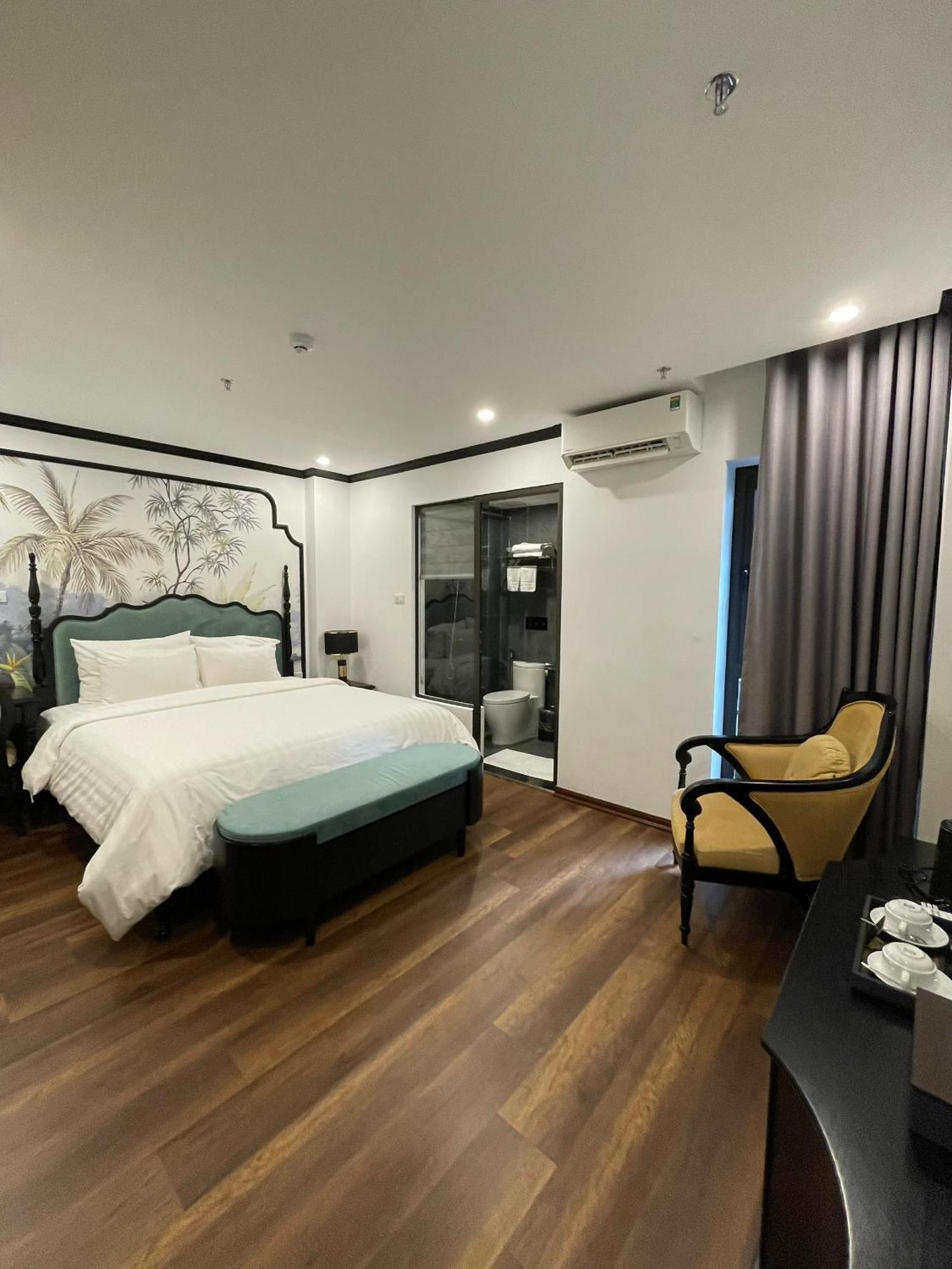 Aquarius Premium Hotel Hanoi Buitenkant foto