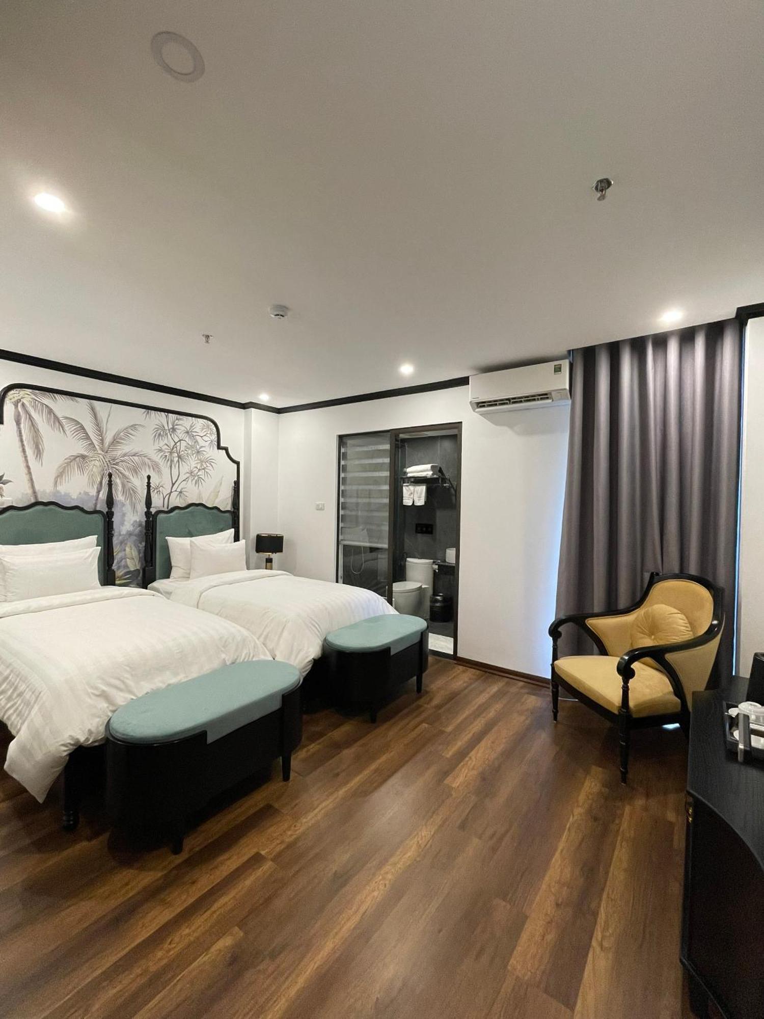 Aquarius Premium Hotel Hanoi Buitenkant foto