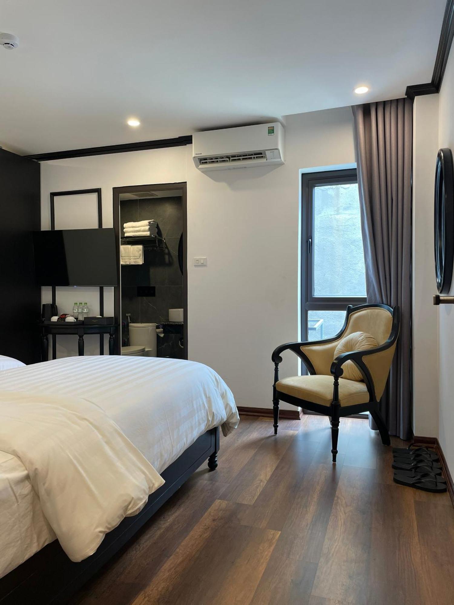 Aquarius Premium Hotel Hanoi Buitenkant foto