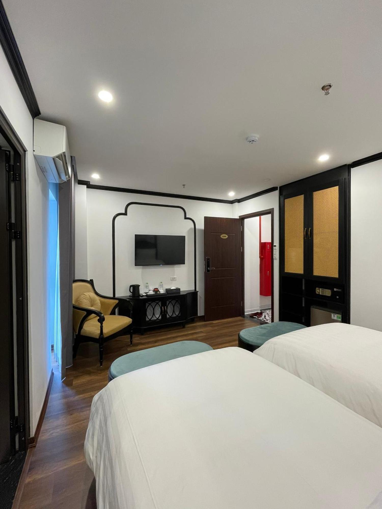 Aquarius Premium Hotel Hanoi Buitenkant foto