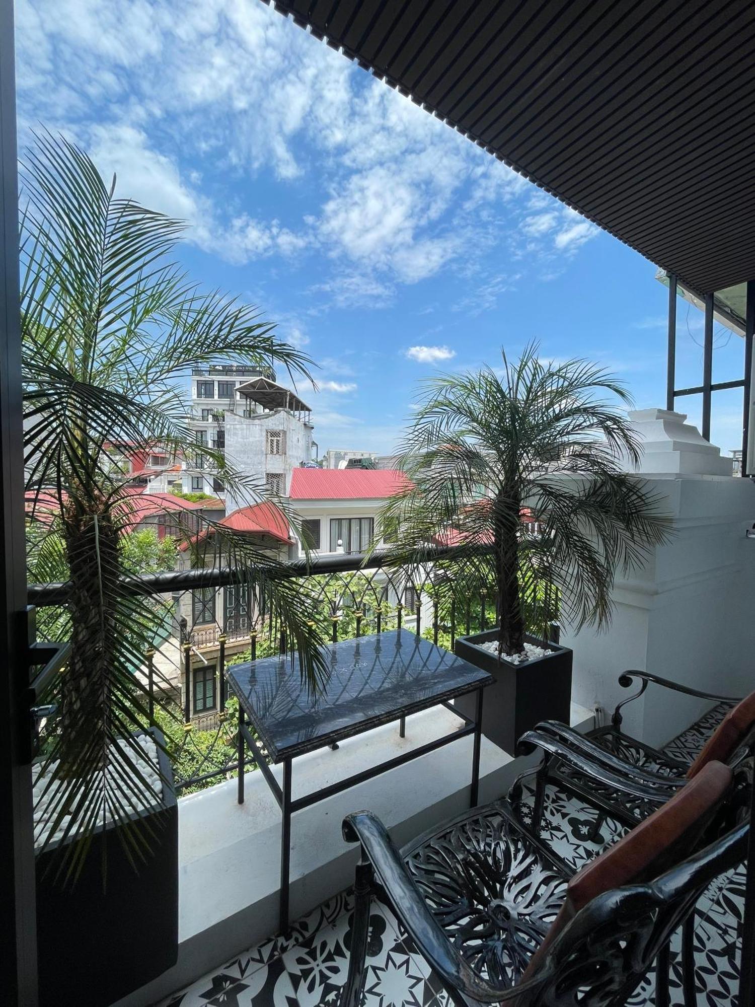 Aquarius Premium Hotel Hanoi Buitenkant foto